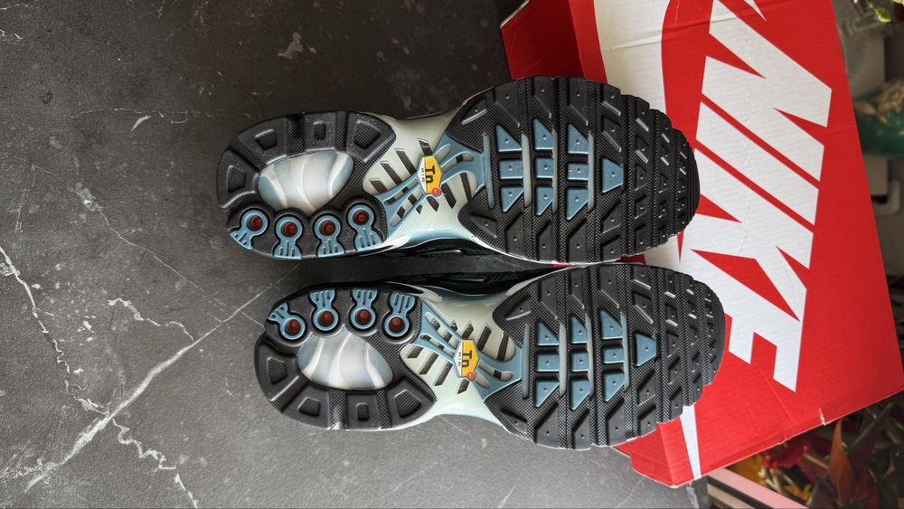 Nike Air Max Plus „Dot Pattern Black / Dusty Cactus” | Rozmiar 39 EU