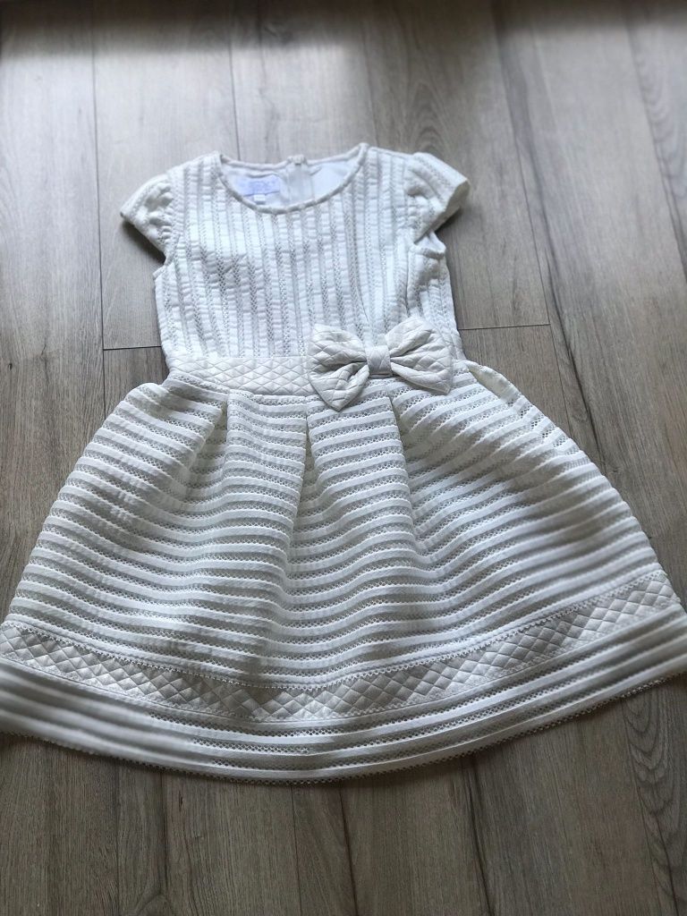 Elegancka sukienka w idealnym stanie
