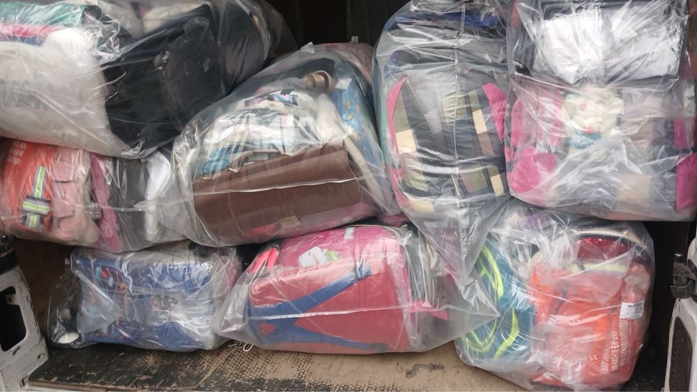 Продаж сумок та рюкзаків