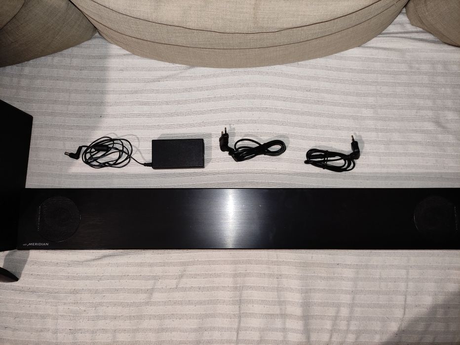 Soundbar LG SN7Y + Colunas Traseiras LG SPK8-S ( 5.1.2 Dolby Atmos)