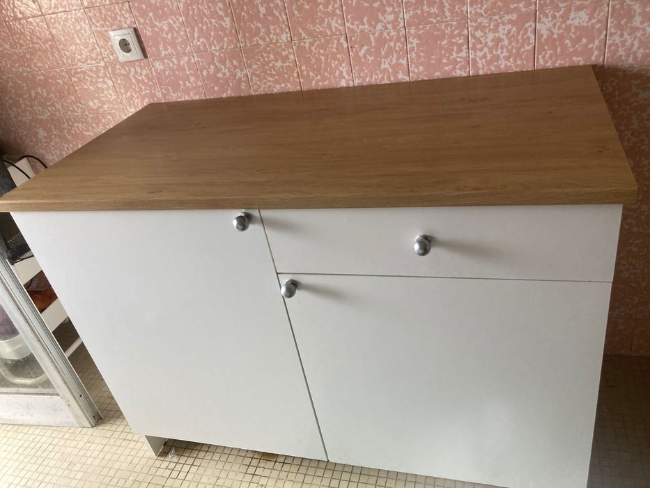 Armário Branco com puxadores