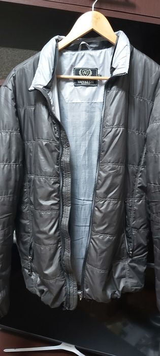 Куртка- ветровка