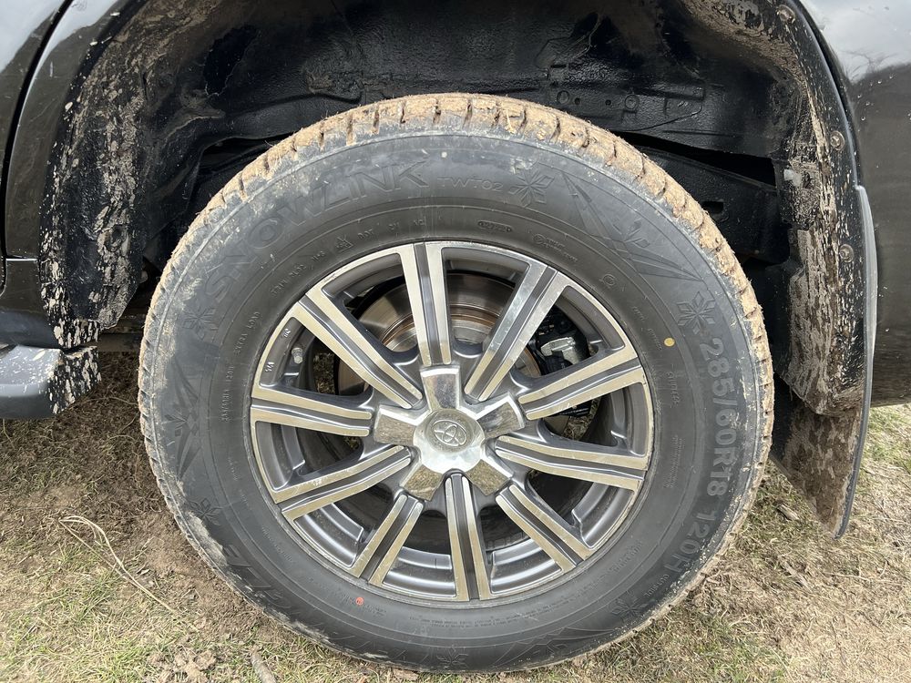 Toyota Land Cruiser 200