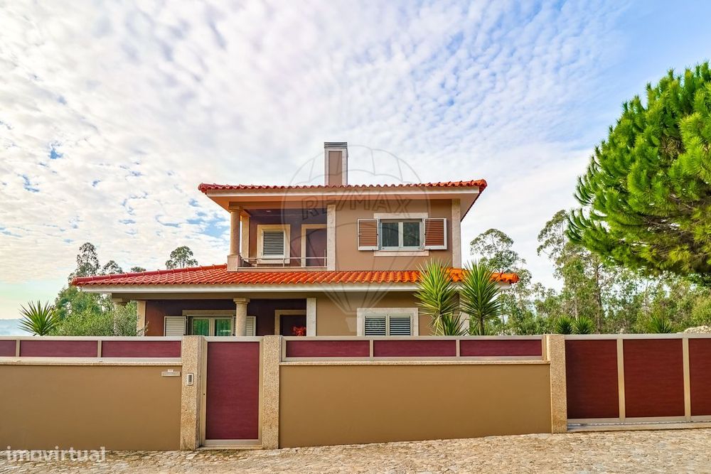 Moradia T5 para arrendamento