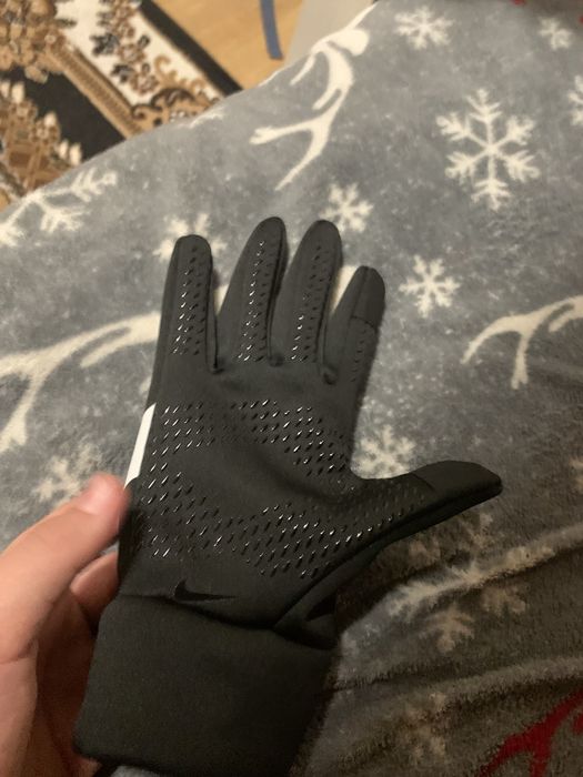 Нові рукавиці найк
