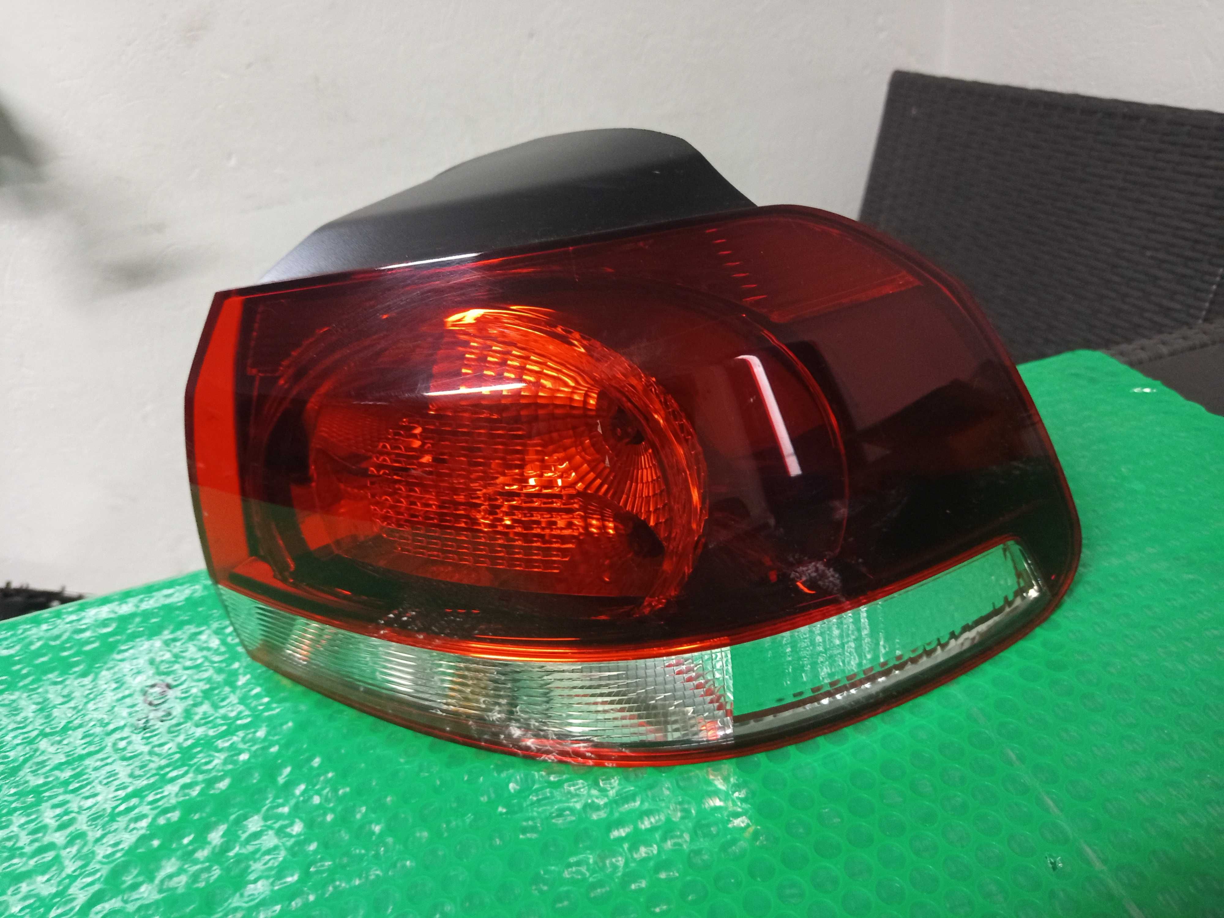 Lampa Prawa Tył Tylna VW Volkswagen GOLF VI 6 HB Ciemna 5K0.945.096M