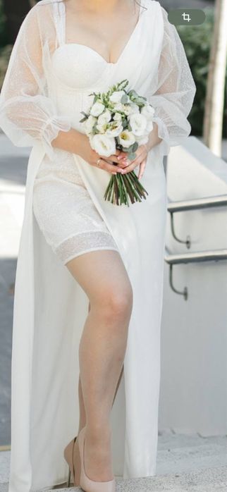 Весільня сукня в гарному стані