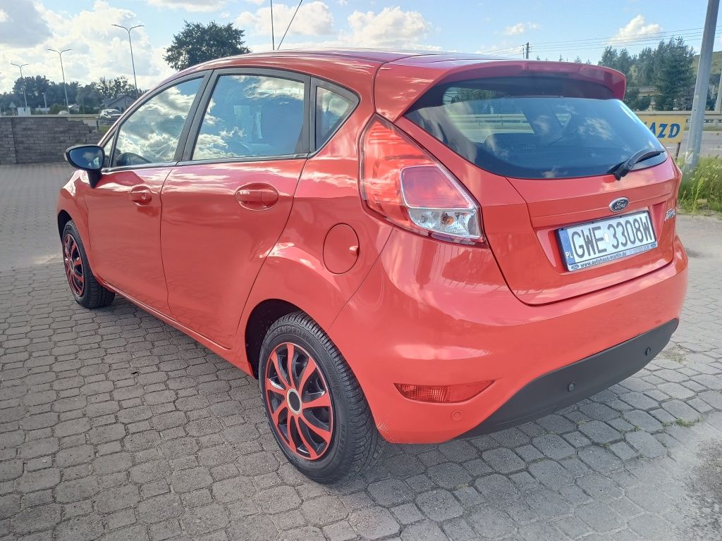 Ford Fiesta lift 2016 98t.km klima , park pilot , LED