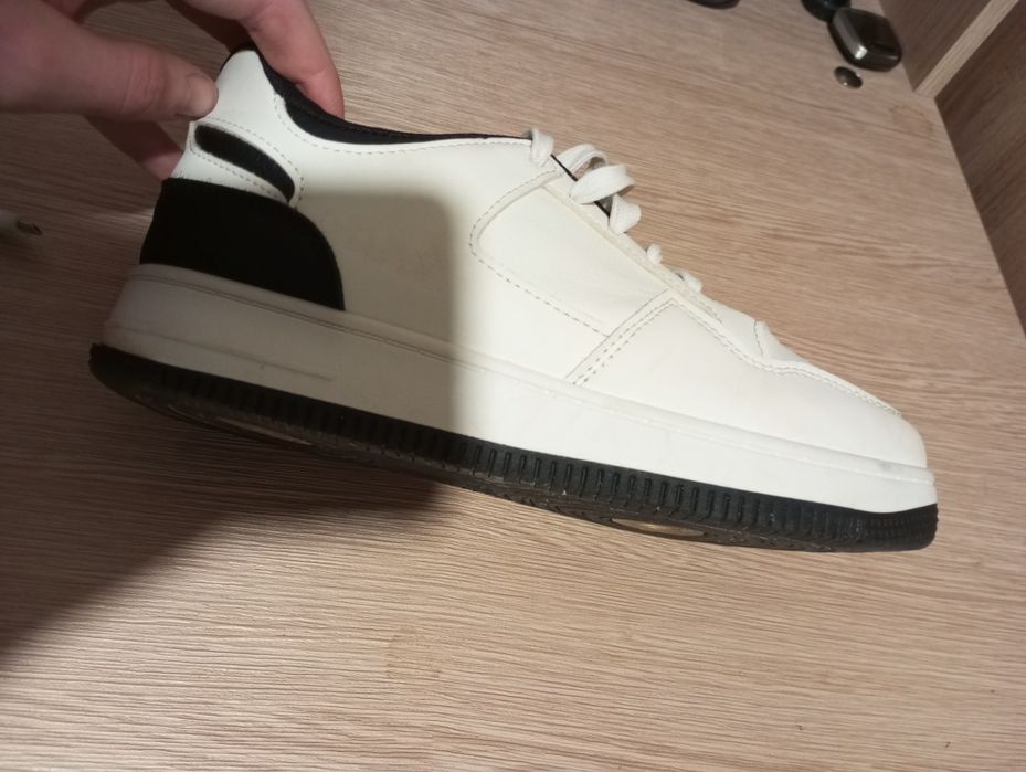 Продам кросівки ідеал