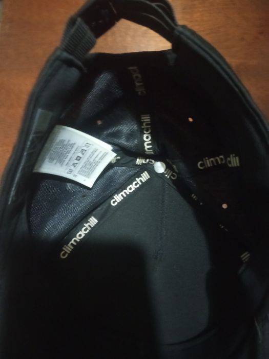 Продам фирменную бейсболку мужскую Adidas б.у