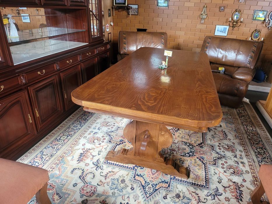 Excelente mesa em madeira óptimo estado geral