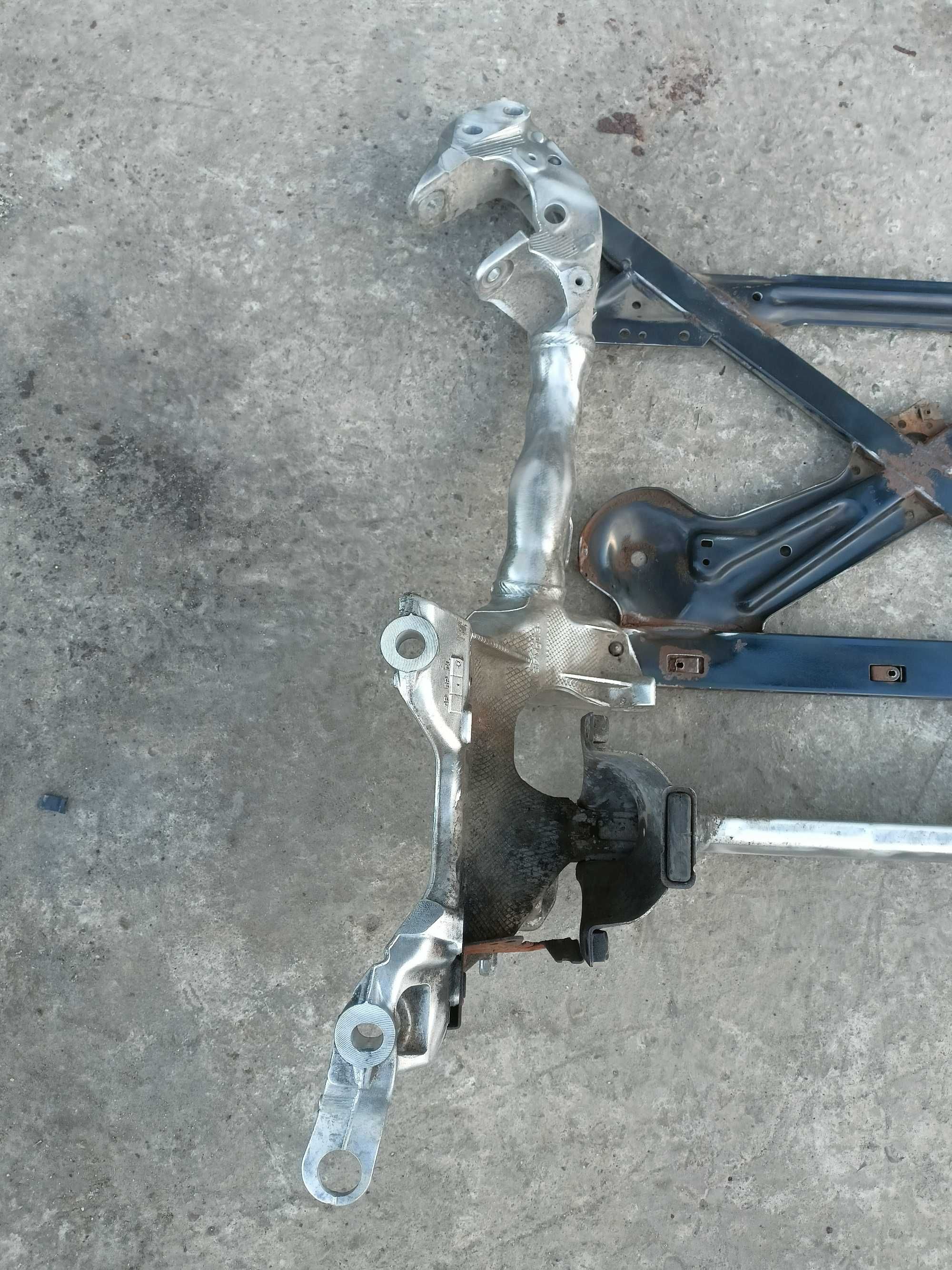 Подрамник передний Балка Audi Q5 08-12 Ауди Ку5 8R0399315G Підрамник