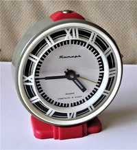 Часы будильник механический ЯНТАРЬ СССР 1980-е годы