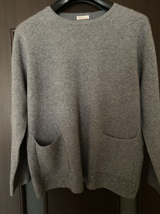 Светр жіночий сірий