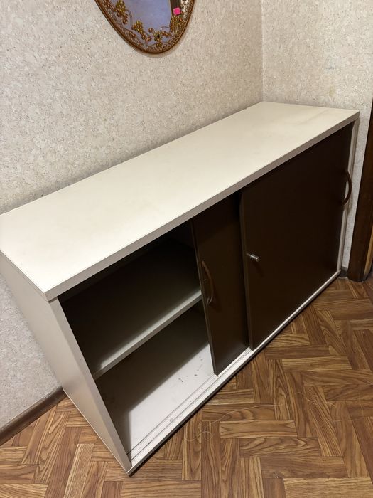 Меблі офісні із ДСП вживані