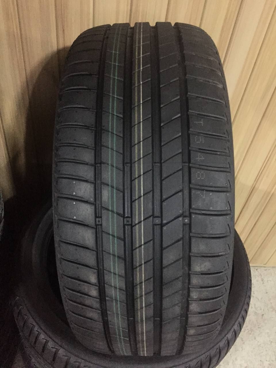 Bridgestone Turanza 5 245/40 R19 94W