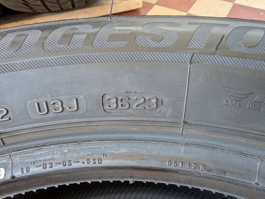 Bridgestone Blizzak LM001 245/50R19 105V RunFlat #402