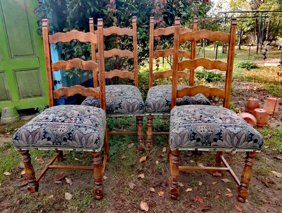 Stylowe krzesła, oryginalne