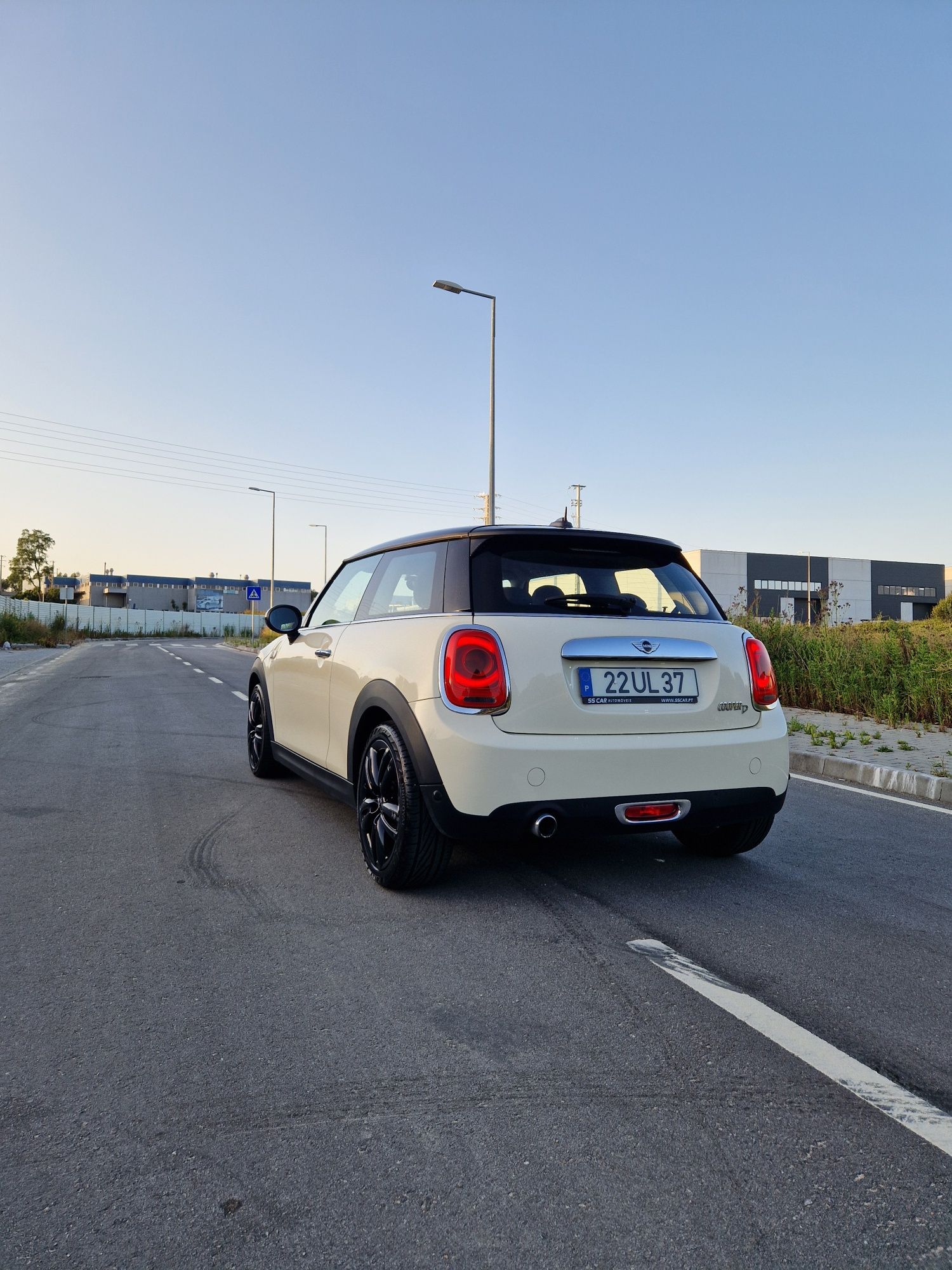 _MINI  Cooper  D Full Extras