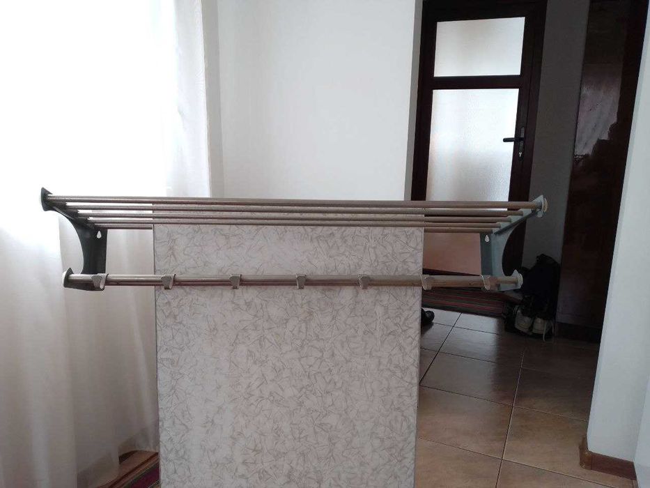 Вішалка для одягу сталева