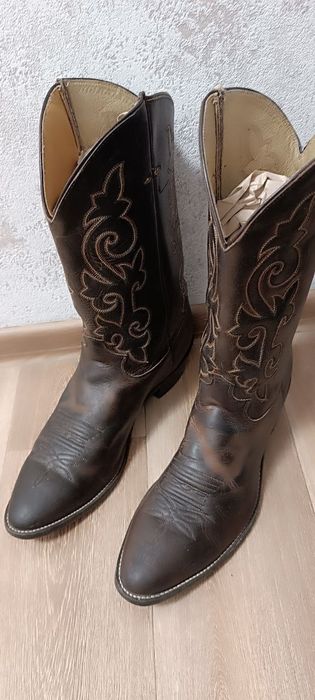 Черевики, чоботи