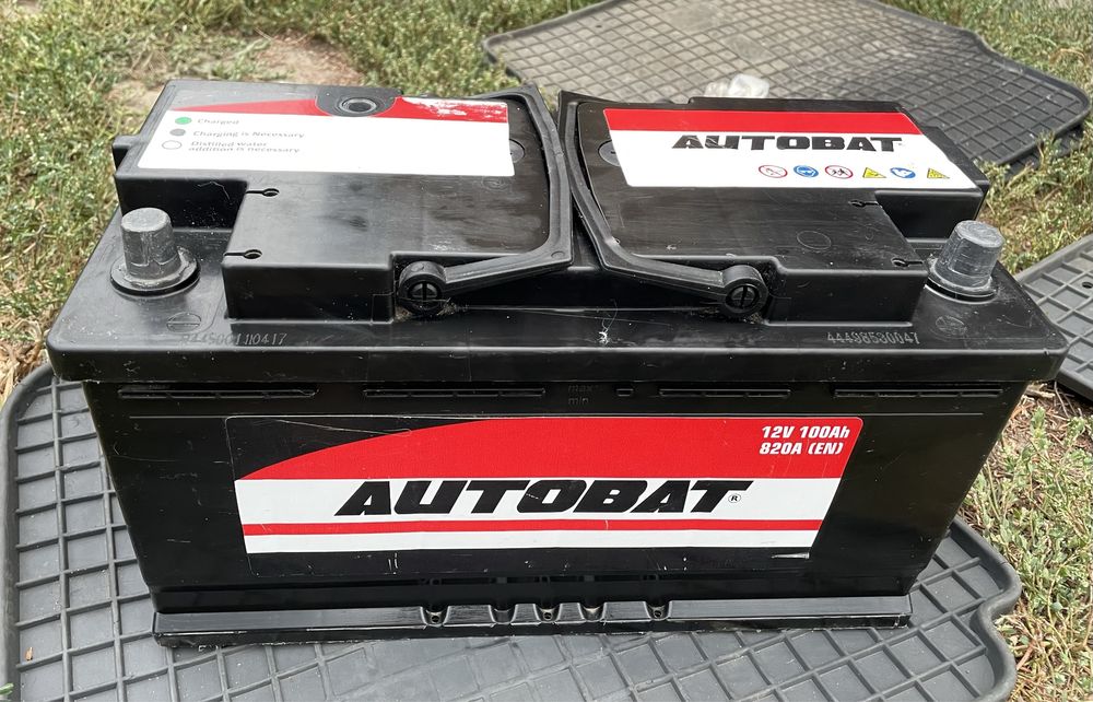 Акамулятор для автомобіля 100Ah 820A