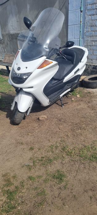 Продам скутер Ямаха Мажести250сс2004г.