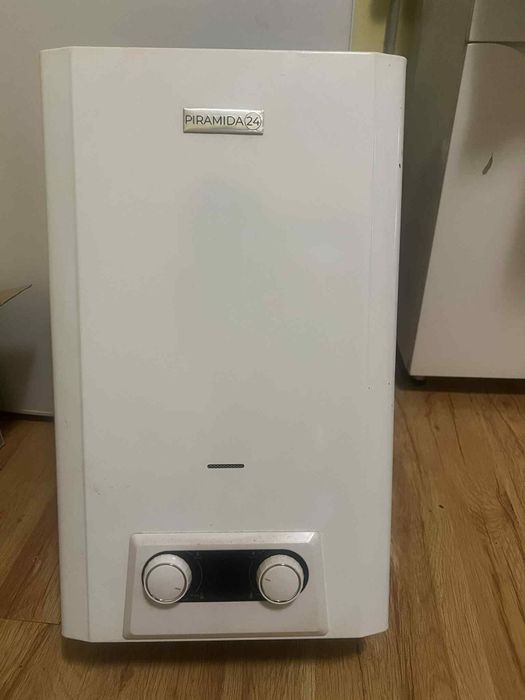 Газова колонка Piramida24
