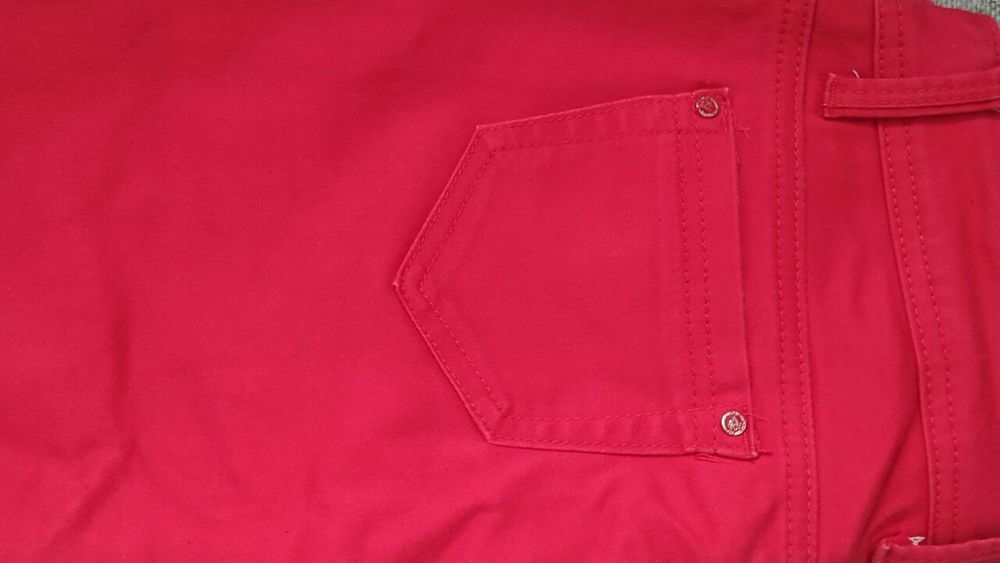 Стильні жіночі джинси