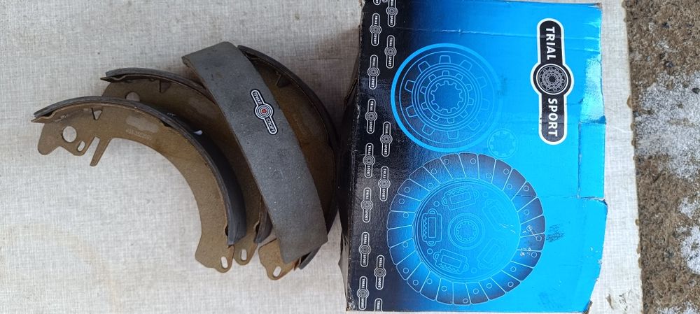 Тормозные колодки на Москвич.