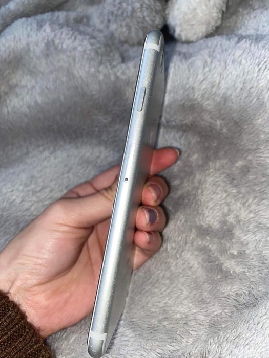 Silver iPhone 7 32GB