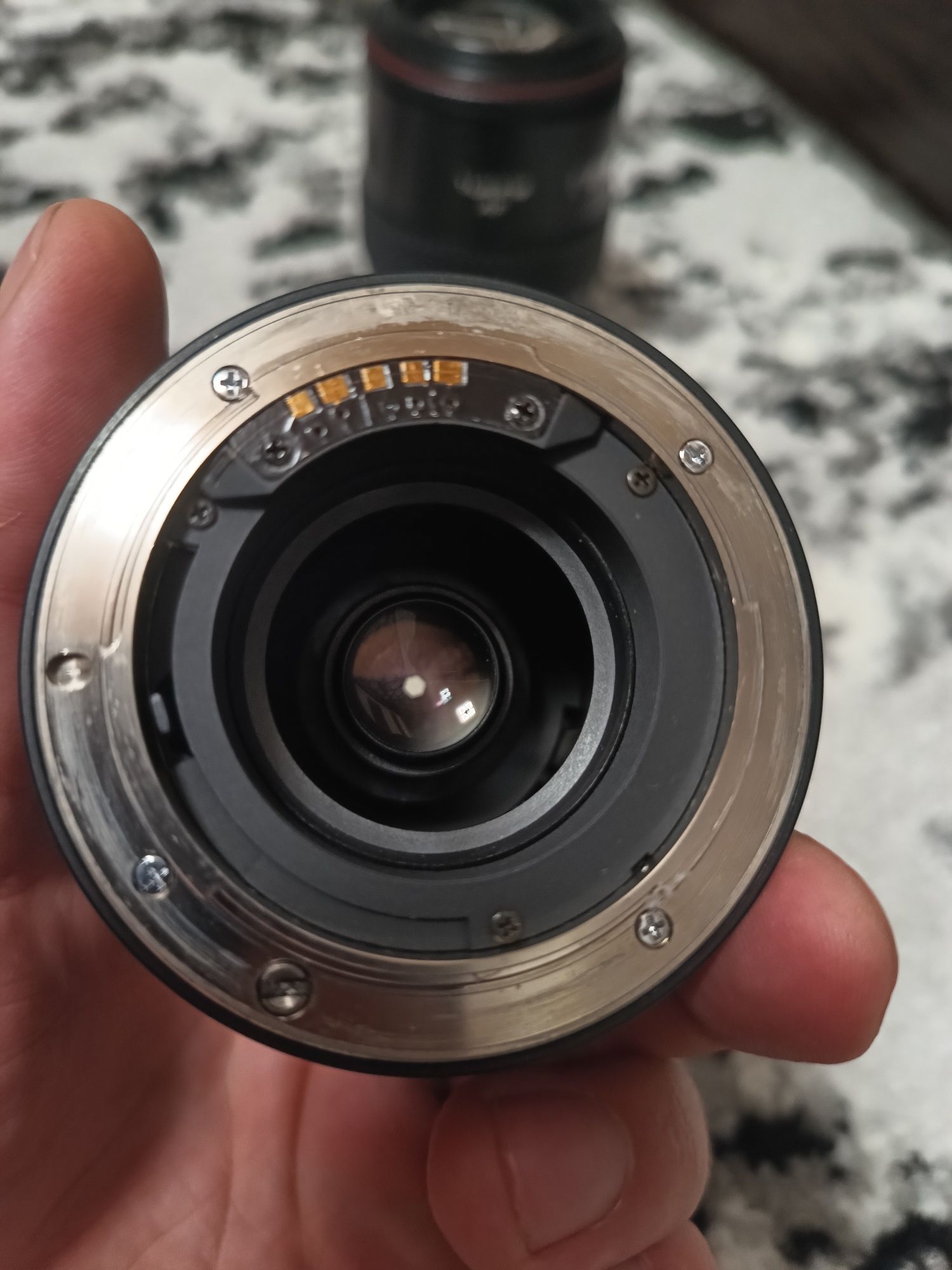 Об'єктив Tokina 35-70