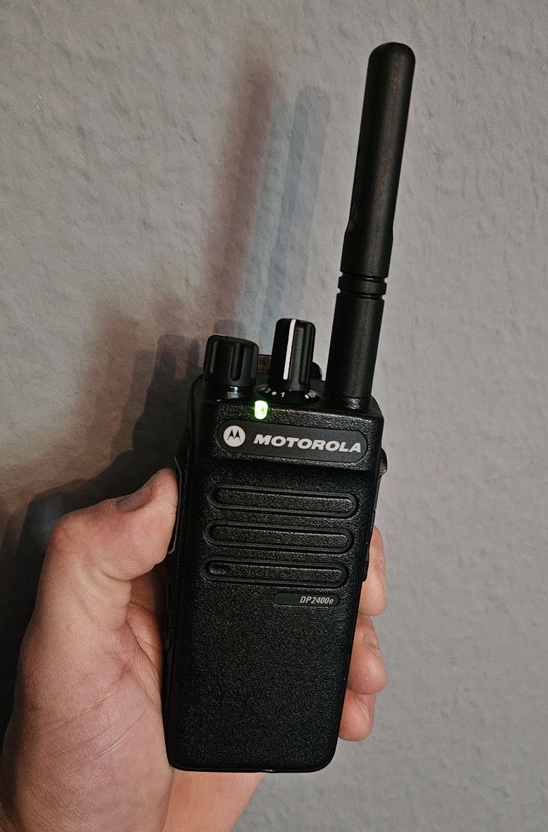 Motorola DP2400e - mikrofon, słuchawka, ładowarka - KOMPLET, sprawna!