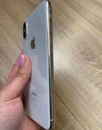 iPhone X белого цвета 64 gb