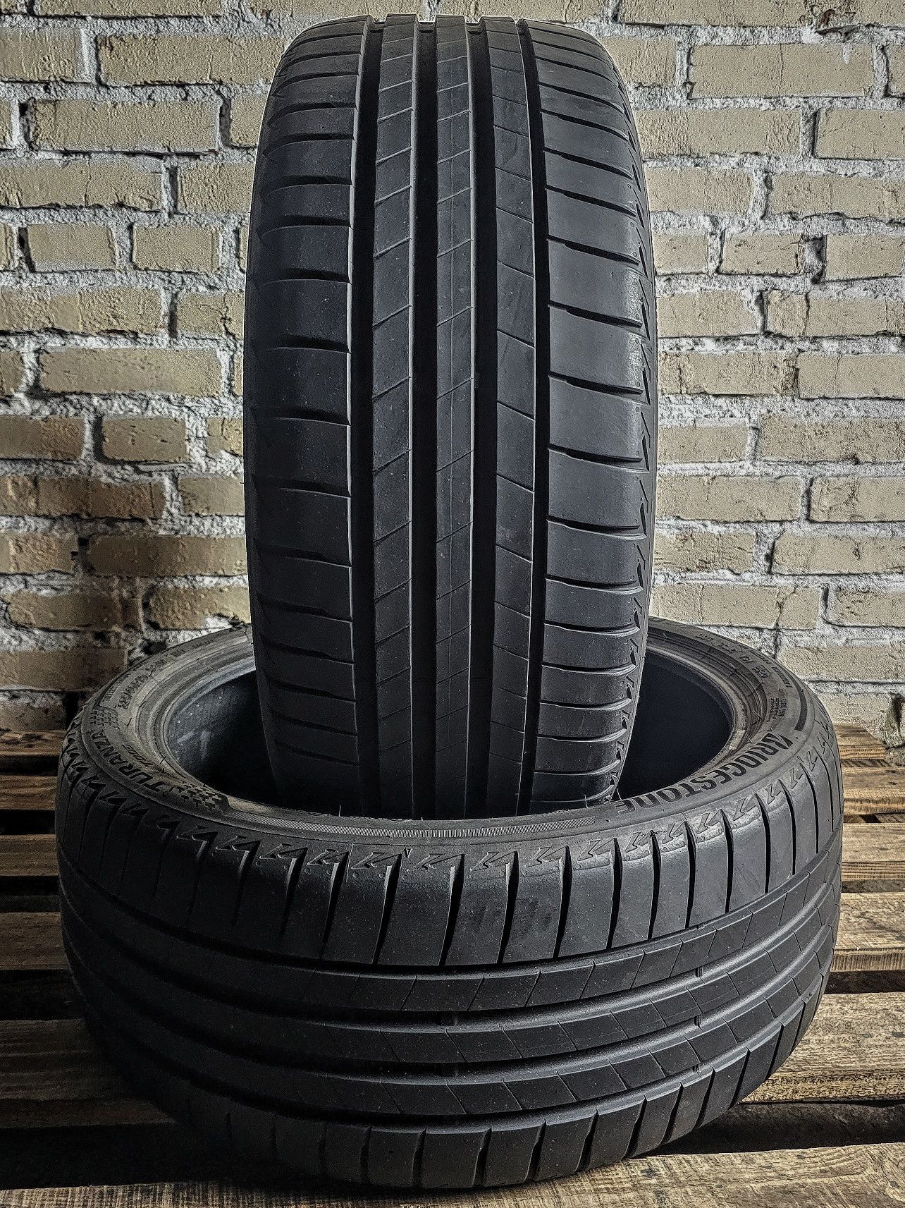 Пара 225/40r19 Bridgestone | 7mm | 2020 | Преміум шини | Стан нових