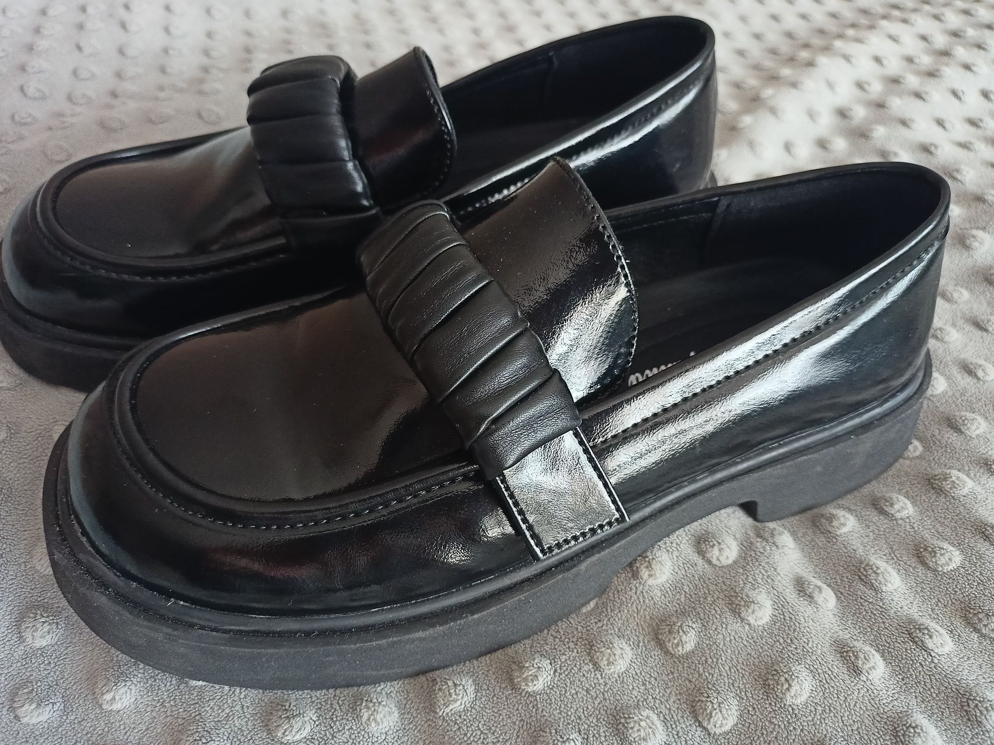 Buty dziewczęce czarne mokasyny rozmiar 37