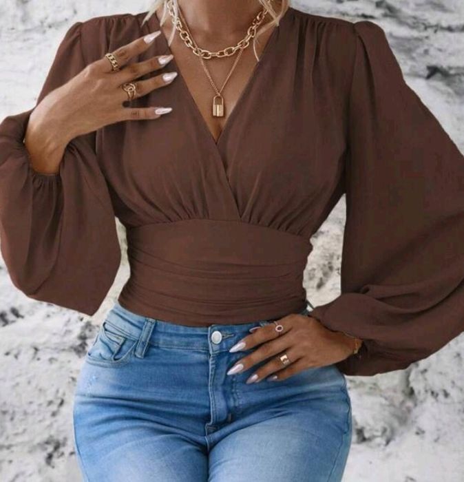 Elegante camisa a traçar no peito lindíssima moderna nova