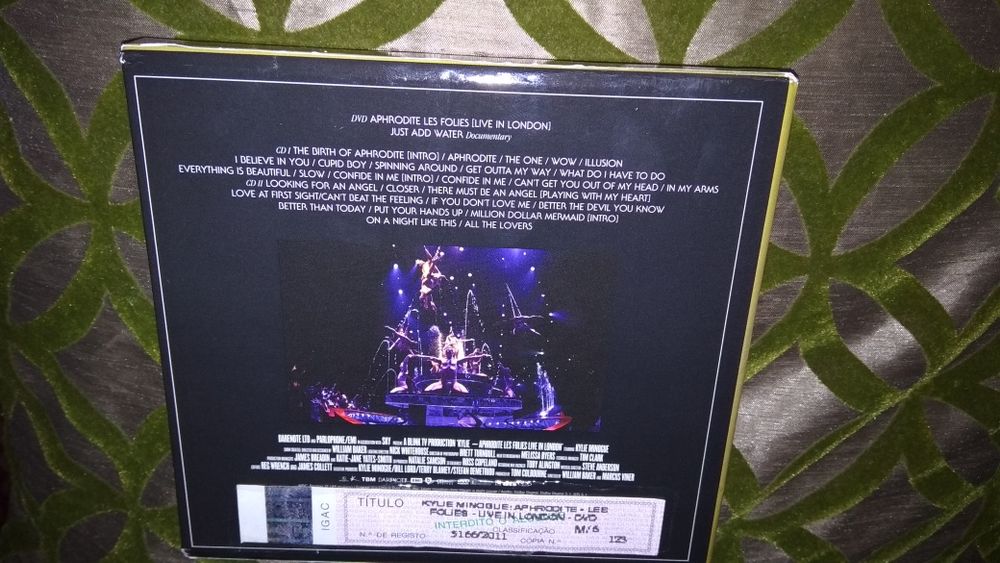 2CD+DVD• Kylie Minogue -Aphrodite: Les Folies (Live London)