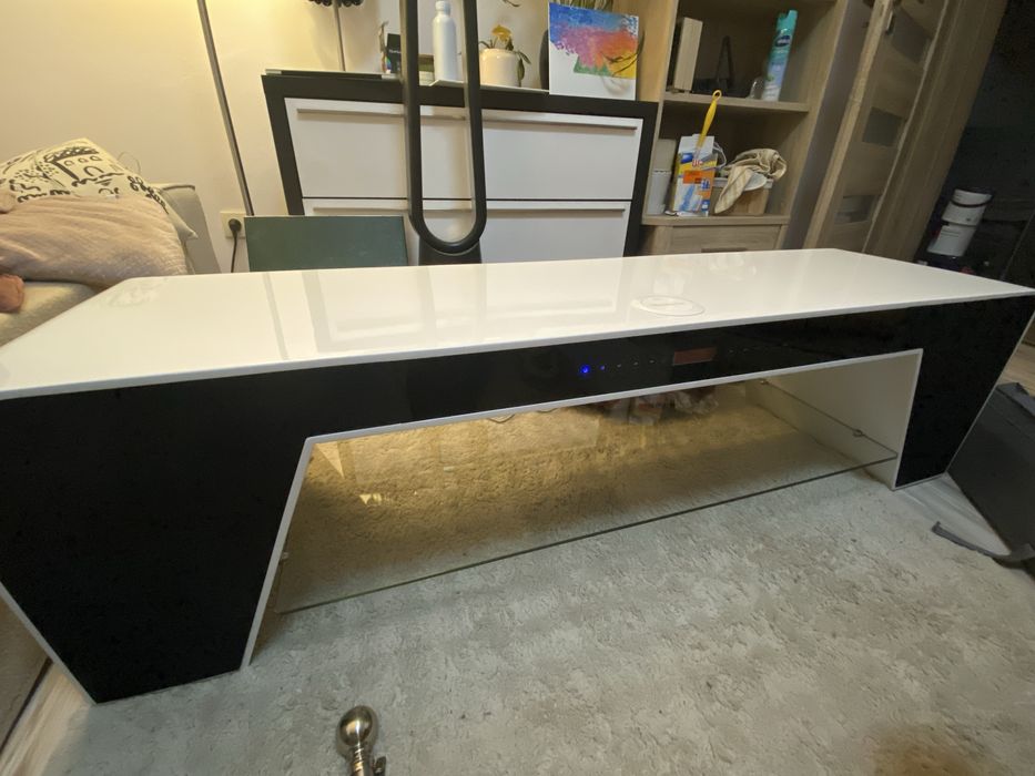 Szafka RTV z wbudowanymi głośnikami Gate Lightning Agata Meble