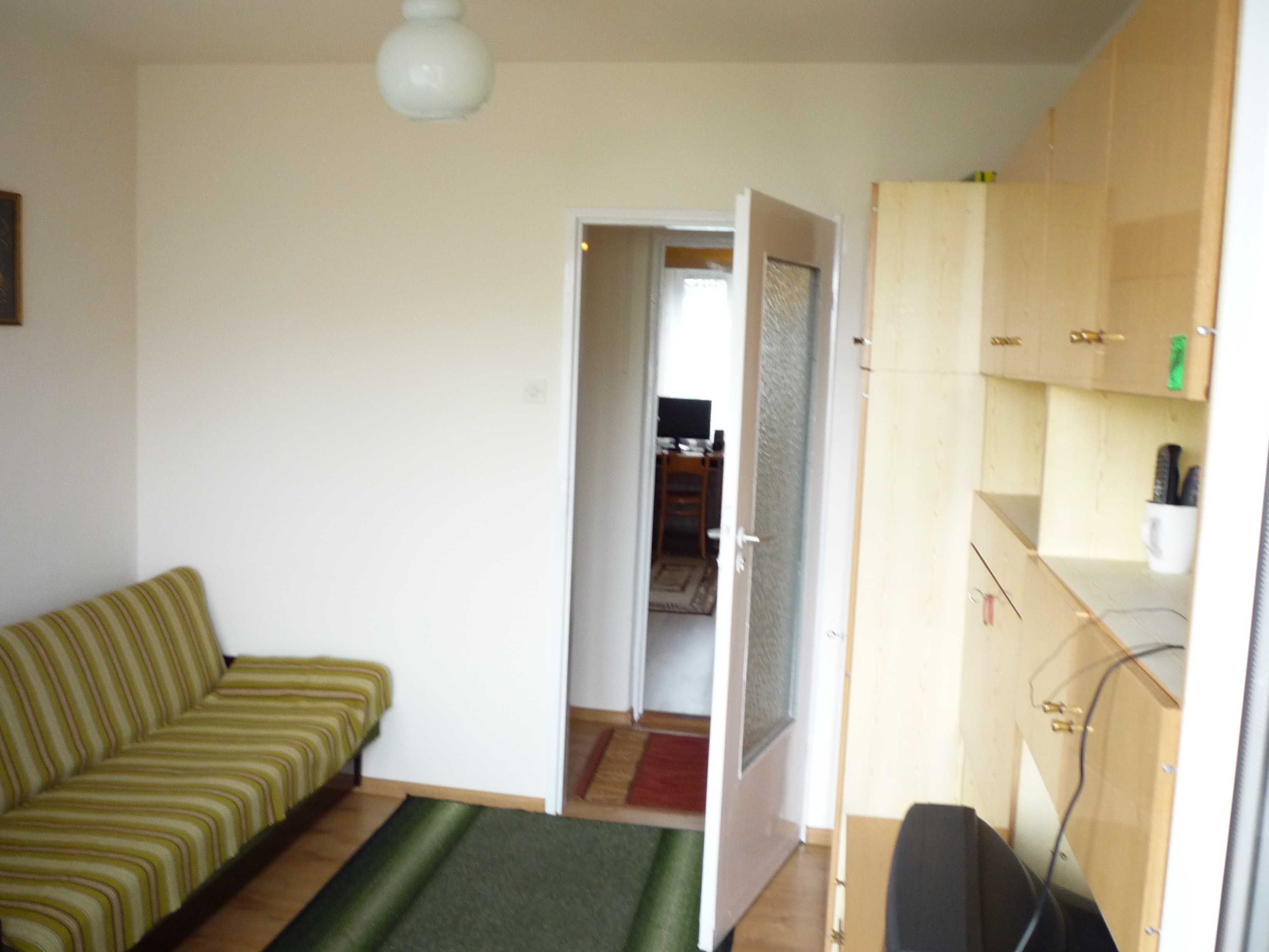 Wynajmę 2 pokoje w mieszkaniu 3 pokojowym na ulicy Paganiniego