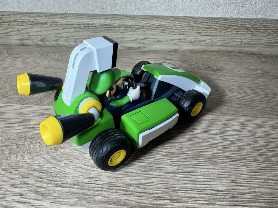 Машинка Luigi для Mario Kart Live: Home Circuit