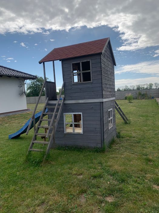 Drewniany domek ogrodowy dla dzieci