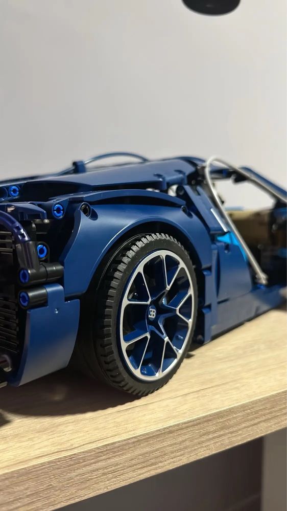 Klocki Technic Bugatti Chiron 42083 z 3599 Elementow