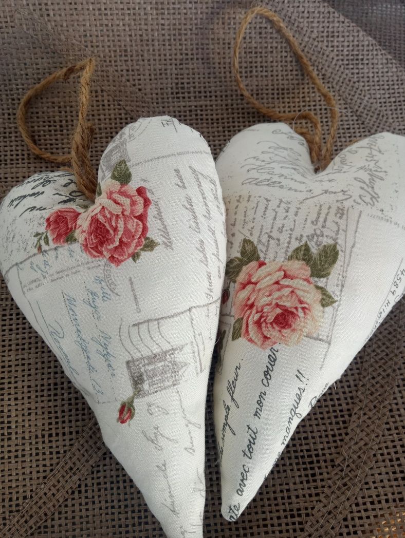 Conjunto de 2 corações decorativos