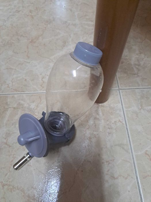 BEBEDOURO PARA COELHOS/ROEDORES como NOVO