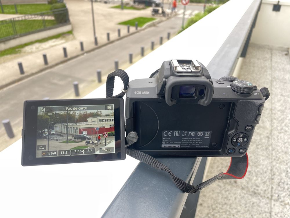 Canon Eos M50 WiFi/4k video/touch screen with 14-45mm lens and box