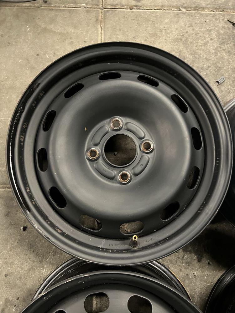 Felgi stalowe z kołpakami 6Jx15H2 ET47.5 4x108 Ford Fiesta Fusion KA