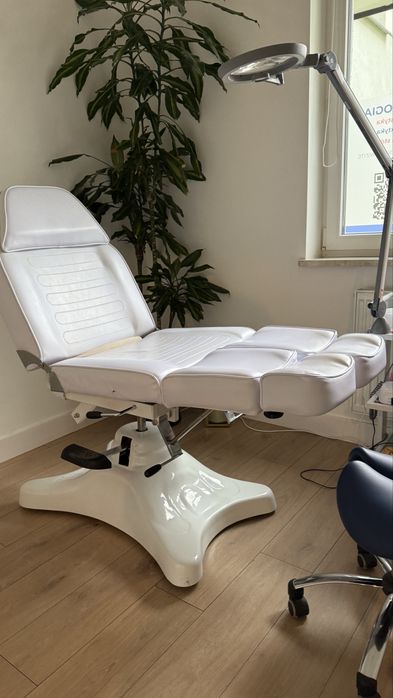 Fotel podologiczno- kosmetyczny sprzedam