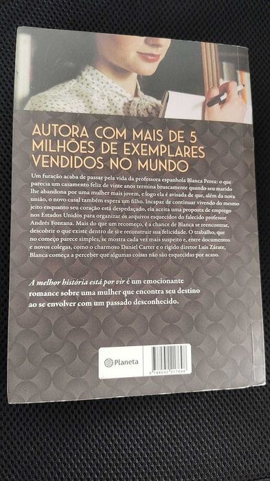 Livro A melhor história ainda está por vir - Autora Maria Dueñas