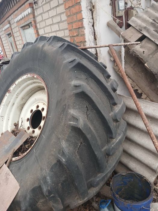Продам колесо на комбайн 60.5r32
